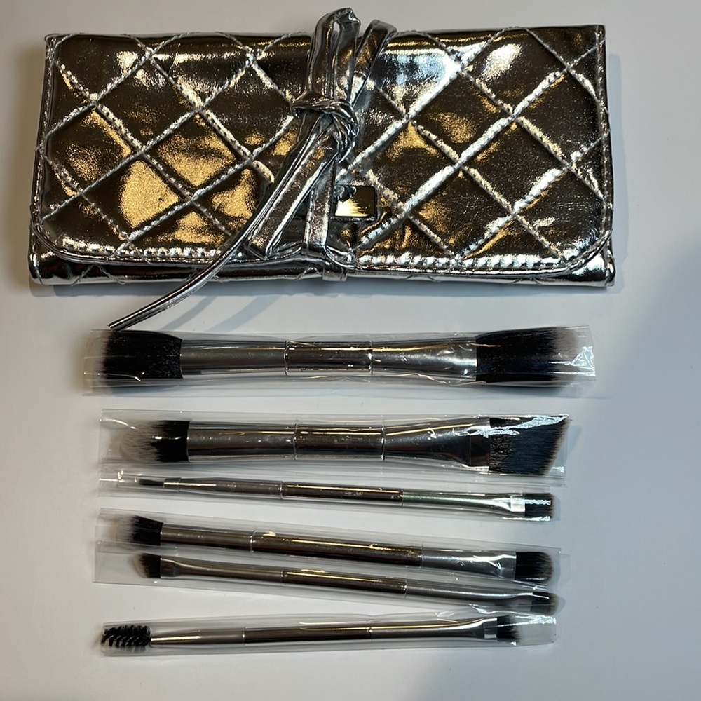 Dillards 6 make-up brush set